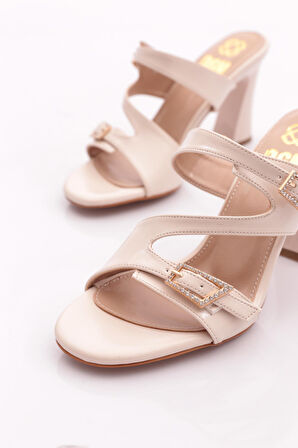 Dgn 802 Kadin Aksesuarli Topuklu Terlik