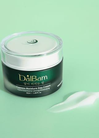 Gündüz Nemlendirici Yüz Kremi Niacinamide Hyaluronik Asit 50ml Aydınlatıcı Dengeleyici Eksozom Kore