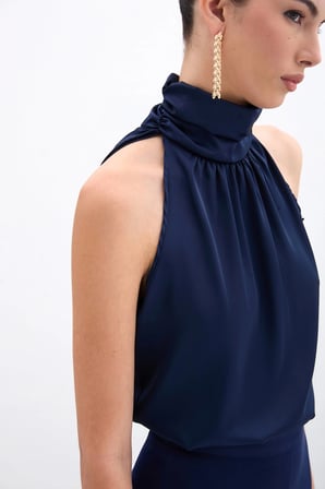 Boğazlı Kolsuz Reglan Kesim Bluz Lacivert