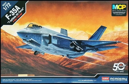 Academy F-35A Lightning II Uçak Maketi 1/72 Gri