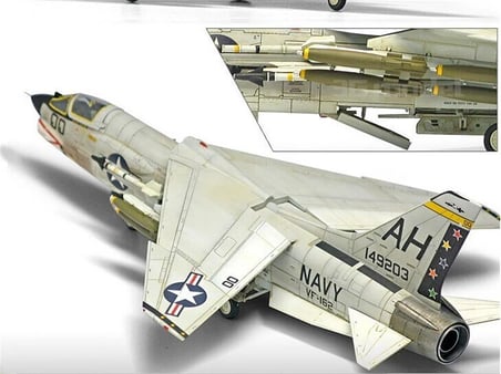 Academy F-8E Uçak Maketi 1/72 VF-162 The Hunters Gri