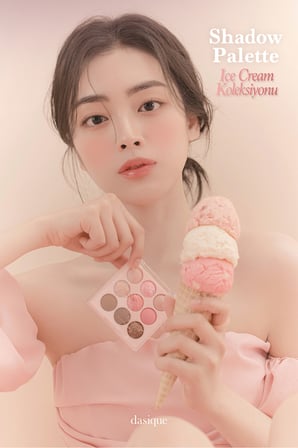 Mat ve Işıltılı Renk Seçenekleri Sunan Far Paleti DASIQUE Shadow Palette (#19 Candy Berry)