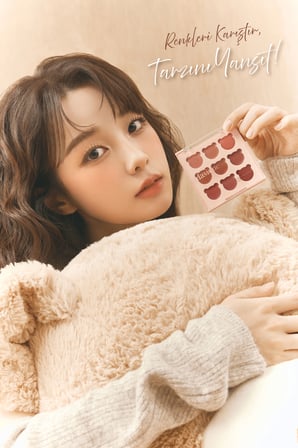 9 Renkli Ruj & Allık Paleti DASIQUE Mood Painting Lip & Cheek Palette (#05 Cozy Bear)