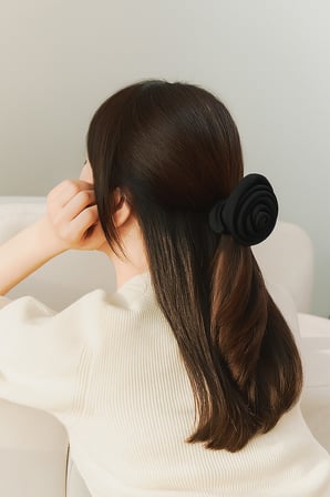 Gül Detaylı Siyah Saten Saç Tokası MUZIGAE MANSION Hair Band