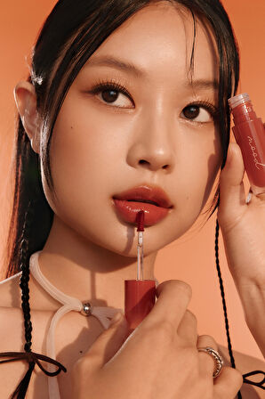 Kalıcı, Pigmentli, Parlak Bitişli Tint PERIPERA Ink Mood Glowy Tint 20 Brown Yakgwa (Honey K-Ookie)