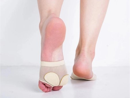 Kadın Yarım Taban Tanga – Bale, Dans ve Balo Salonu İçin Kaymaz Örgü Lirik Paws Ayak Pedi | Yumuşak Bunyon Destekli Ön Ayak Pedi | 1 Çift | Bej
