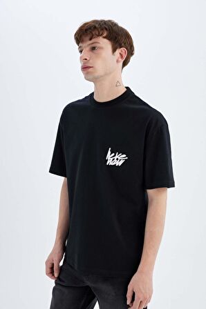 DeFacto Comfort Regular Fit Rahat Kalıp Bisiklet Yaka Sırt Baskılı Kısa Kollu Tişört C5679AX24HSBK81