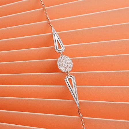 925 Ayar Zirkon Taşı Süslemeli Gümüş Bileklik Rose