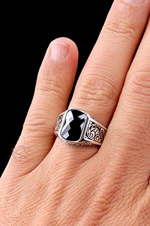 925 Ayar Gümüş Kalem İşlemeli Motif Zirkon Taşlı Erkek Yüzük Silver