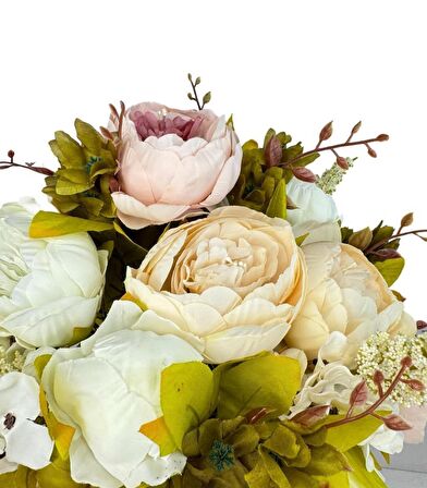 Yapay Çiçek Aranjmanı Pembe Beyaz Krem Rengi Gümüş Cam Vazoda Nişan Çiçeği İsteme Çiçeği