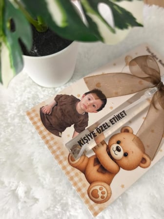 Pamuğum Atelier Kişiye Özel Fotoğraflı Sevimli Ayıcık Tasarım Kartlı Misafirleriniz İçin Doğum Günü Hediyeliği (15 Adet)