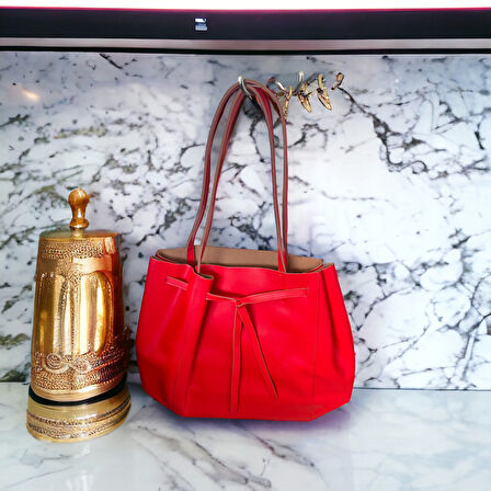 Estee Lauder. kırmızı Deri Omuz Çantası-genişlik-42-derinlik-37-VİNTAGE