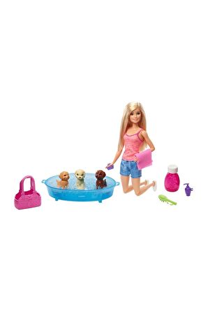 Barbie Ve Köpekleri Banyo Keyfinde Oyun Seti Gdj37