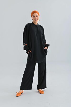 Siyah Hakim Yaka Omuz Büzgülü Kolu Gipeli ve Nakış Detay