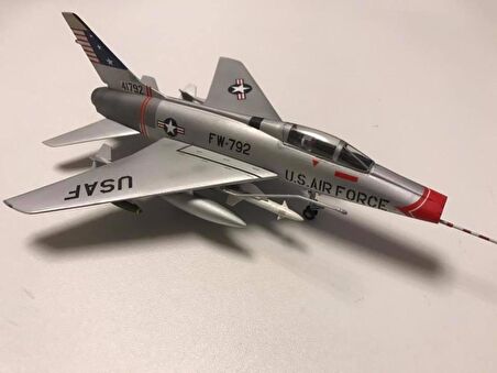 North American F-100 C Super Sabre Pm Model Avcı-Bombardıman Uçağı Demonte Plastik Maketi