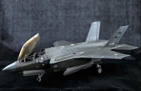 F-35A Lightning 2 PM Model Demonte Plastik Uçak Maket Kiti