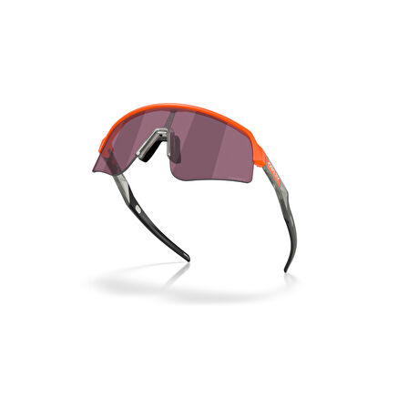 OO 9465 946530 39 Oakley SUTRO LITE SWEEP Güneş Gözlüğü