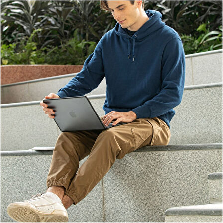 Uniq Venture Hybrid Macbook Air 13 (2022) Kılıf - Siyah