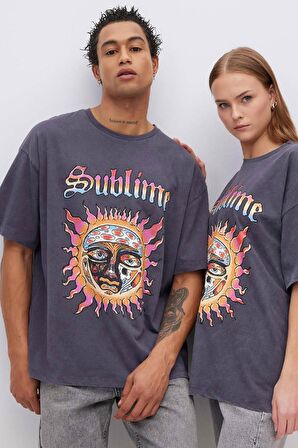 DeFacto Unisex Ramones Oversize Geniş Kalıp Bisiklet Yaka Kısa Kollu Yıkamalı Soluk Efektli Tişört C3773AX24SMAR191