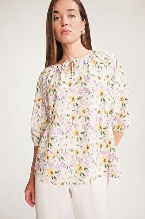 DeFacto Regular Fit Bağcıklı Yaka Çiçek Desenli Yarım Kollu Bluz E4386AX25SMYL273