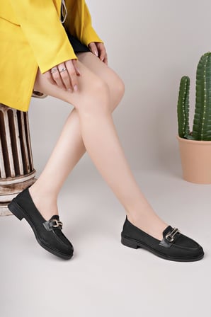 Kadın Nude Zincir Tokalı Kalın Taban Pu Deri Günlük Klasik Topuklu Loafer Makosen Ayakkabı F Krem Tekstil VY Siyah Tekstil