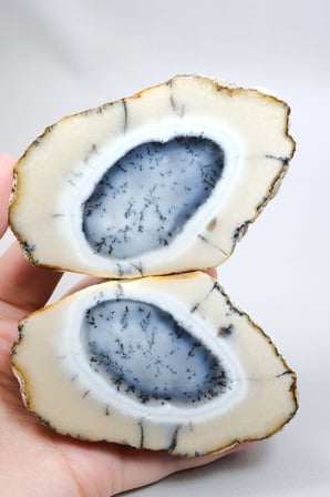 Dendritik Opal Çifti - Mavi ve Krem Merlinite Cilalanmış Taşlar, 368g