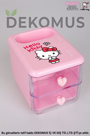 DEKOMUS İLE YENİ SEZON LİSANSLI HELLO KITTY MASA KALEMLİĞİ 