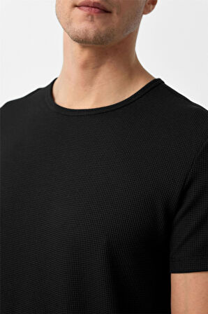 Siyah Slim Fit Armürlü Bisiklet Yaka Tişört