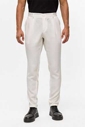 Beyaz Slim Armürlü Jogger Pantolon