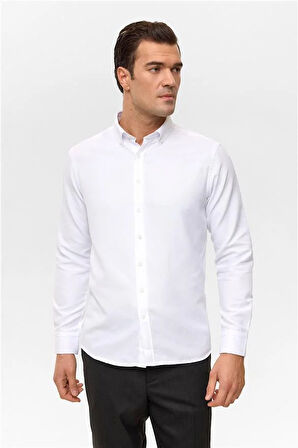 Beyaz Slim Baskılı Düğmeli Yaka Gömlek
