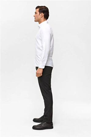 Beyaz Slim Baskılı Düğmeli Yaka Gömlek
