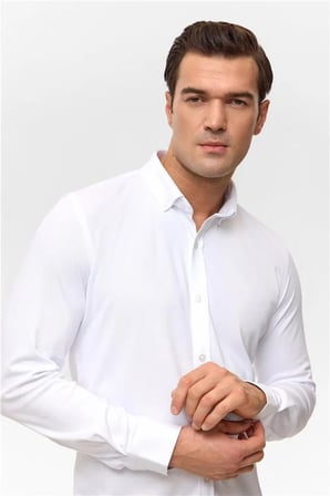 Beyaz Slim Armürlü Düğmeli Yaka Gömlek