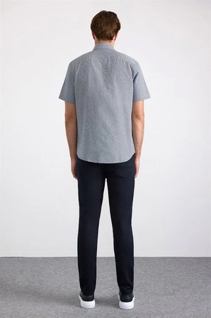 Lacivert Regular Düğmeli Yaka Kareli İpliği Boyalı Kapaksız Cep Düz Kısa Kollu Casual Gömlek