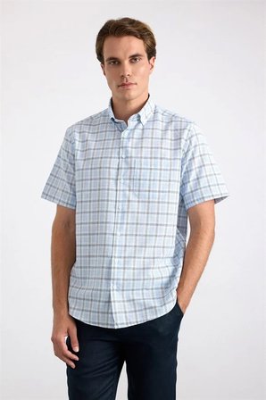 Buz Mavi Regular Düğmeli Yaka Kareli İpliği Boyalı Kapaksız Cep Manşetli Kısa Kollu Casual Gömlek