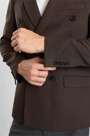 Koyu Kahve Slim Sivri Yaka Düz Dokuma Kapaklı Cep Klasik Ceket