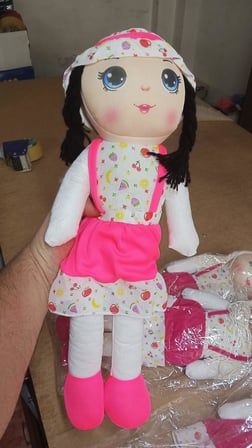 Sevimli Peluş Bez Bebek 50 cm - Örgü Saçlı Meyve Desenli Elbiseli Bez Bebek