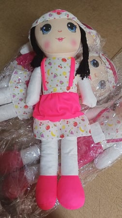Sevimli Peluş Bez Bebek 50 cm - Örgü Saçlı Meyve Desenli Elbiseli Bez Bebek