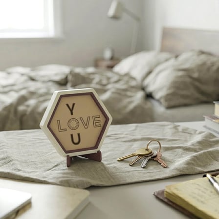 Romantik I Love You Motifli Şık Dekoratif Aksesuar, Şık ve Duygusal Masaüstü Objesi 10x10 cm