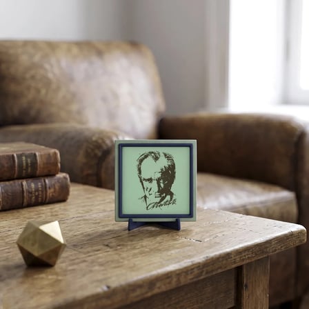 Atatürk İmzalı Butik Tasarım Obje, Ev ve Ofis Dekorasyonunu Tamamlayan Modern Aksesuar 10x10 cm