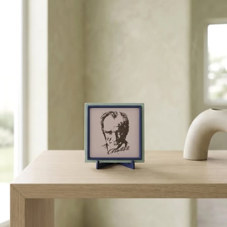 Modern Atatürk Portreli Masaüstü Objesi, Prestijli ve Sanatsal Odaklı Butik Hediye 10x10 cm
