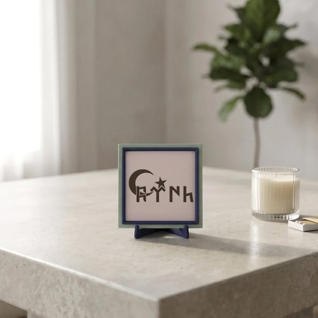 Minimal Ay-Yıldız ve Göktürkçe TÜRK Masaüstü Süs, Estetik ve Tarihi Değerin Modern Buluşması 10x10cm