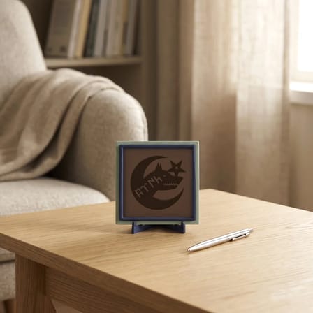 Bozkurt ve Göktürkçe TÜRK Yazılı Modern Dekoratif Obje, Mekanınıza Köklü Bir Asalet Katın 10x10 cm