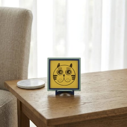 Kedi Yüzü Tasarımlı Modern Dekoratif Obje, Sevdiklerinize Neşe Değeri Yüksek Bir Armağan 10x10 cm
