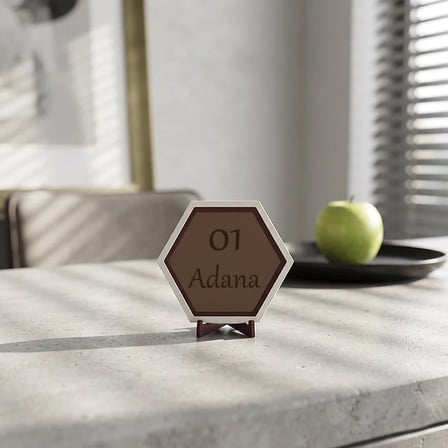Adana 01 Plaka Temalı Dekoratif Obje, Şehir Hatırası Arayanlar İçin Modern Masaüstü Dekoru 10x10 cm