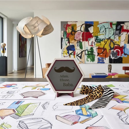 Efsane Baba Yazılı Dekoratif Aksesuar, Babanıza Özel Anlamlı ve Modern Bir Hatıra 10x10 cm