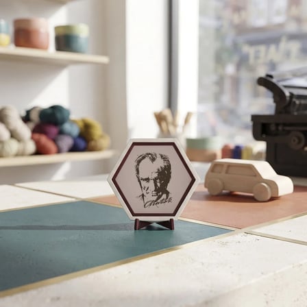 Anlamlı Atatürk Portreli Dekoratif Parça, Modern Yaşam Alanları İçin Estetik Dekorasyon 10x10 cm