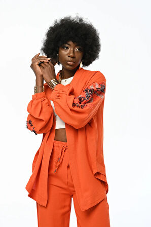 KADIN SIRTI VE KOLU NAKIŞ PAYET İŞLEMELİ OVERSIZE BÜYÜK BEDEN VE TESETTÜRE UYGUN KİMONO CEKET