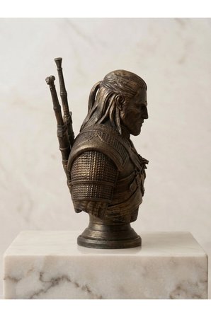 The Witcher Geralt of Rivia Eskitme Bronz Görünümlü Büst - Dekoratif Oyuncu Masası Heykeli