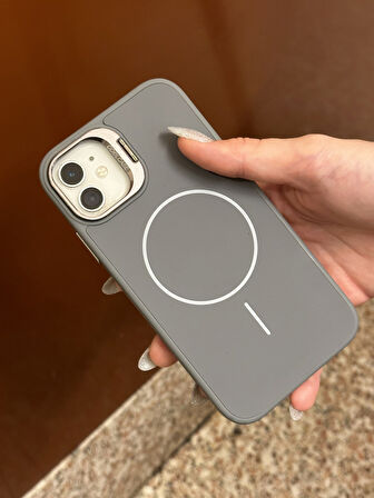 iPhone 11 Uyumlu İnce MagSafe Çizgili Metal Kamera Çerçeve Standlı Gri Kılıf