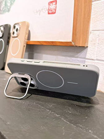 iPhone 11 Uyumlu İnce MagSafe Çizgili Metal Kamera Çerçeve Standlı Gri Kılıf